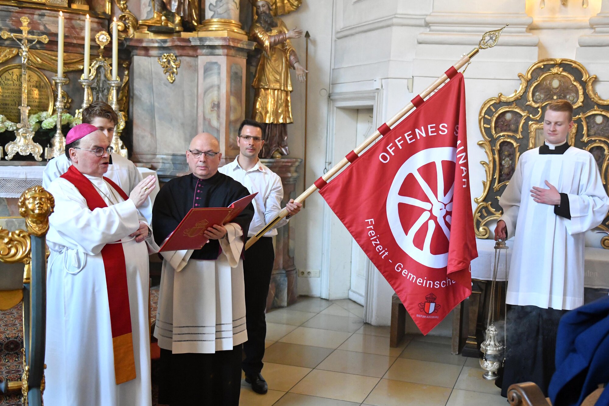 Priesterweihe im Augsburger Dom 2025 (Foto Nicolas Schnall pba) 30