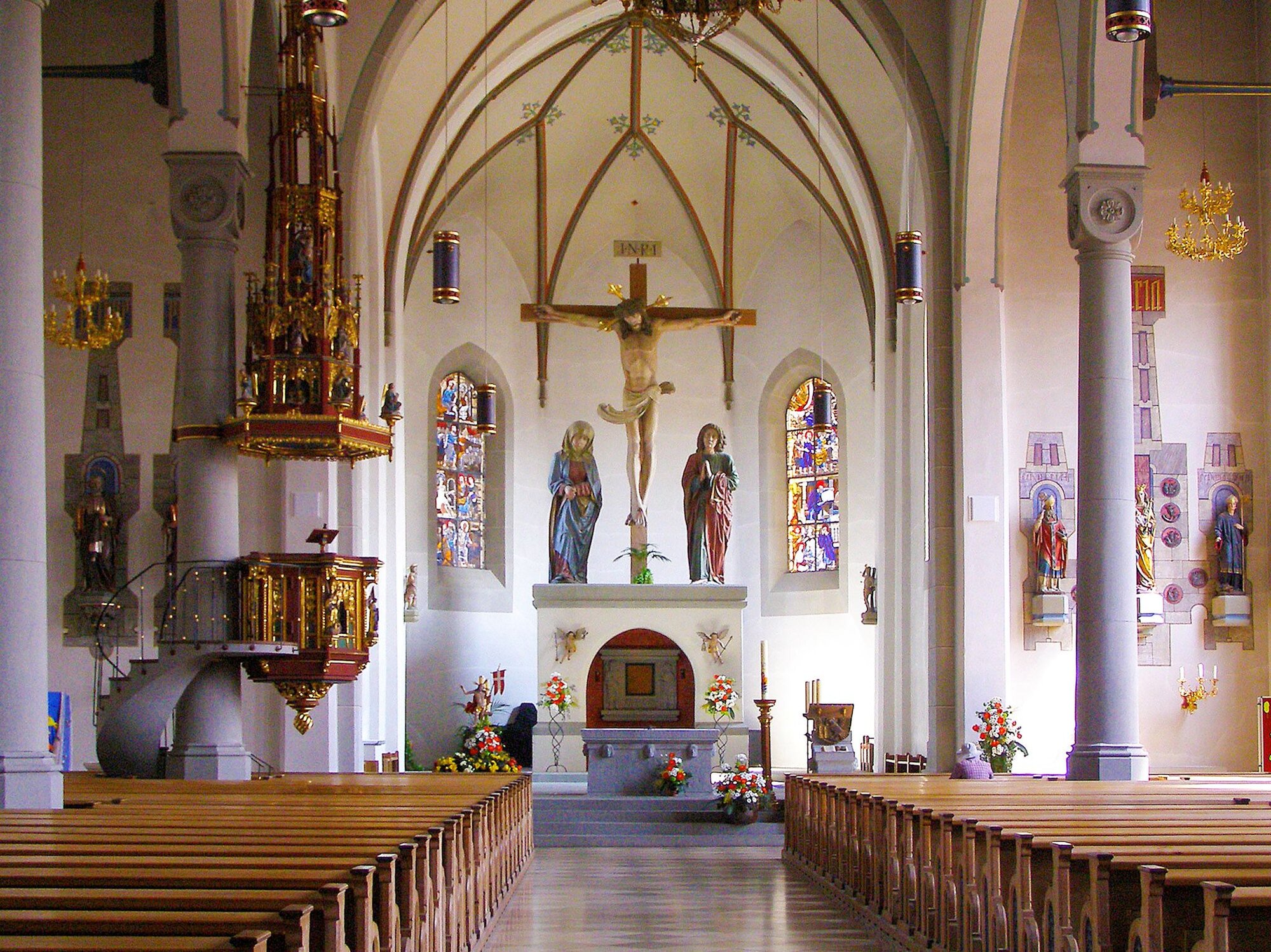 Der Chorraum von St. Peter und Paul (Foto: Manfred Kunz / Wikimedia Commons)