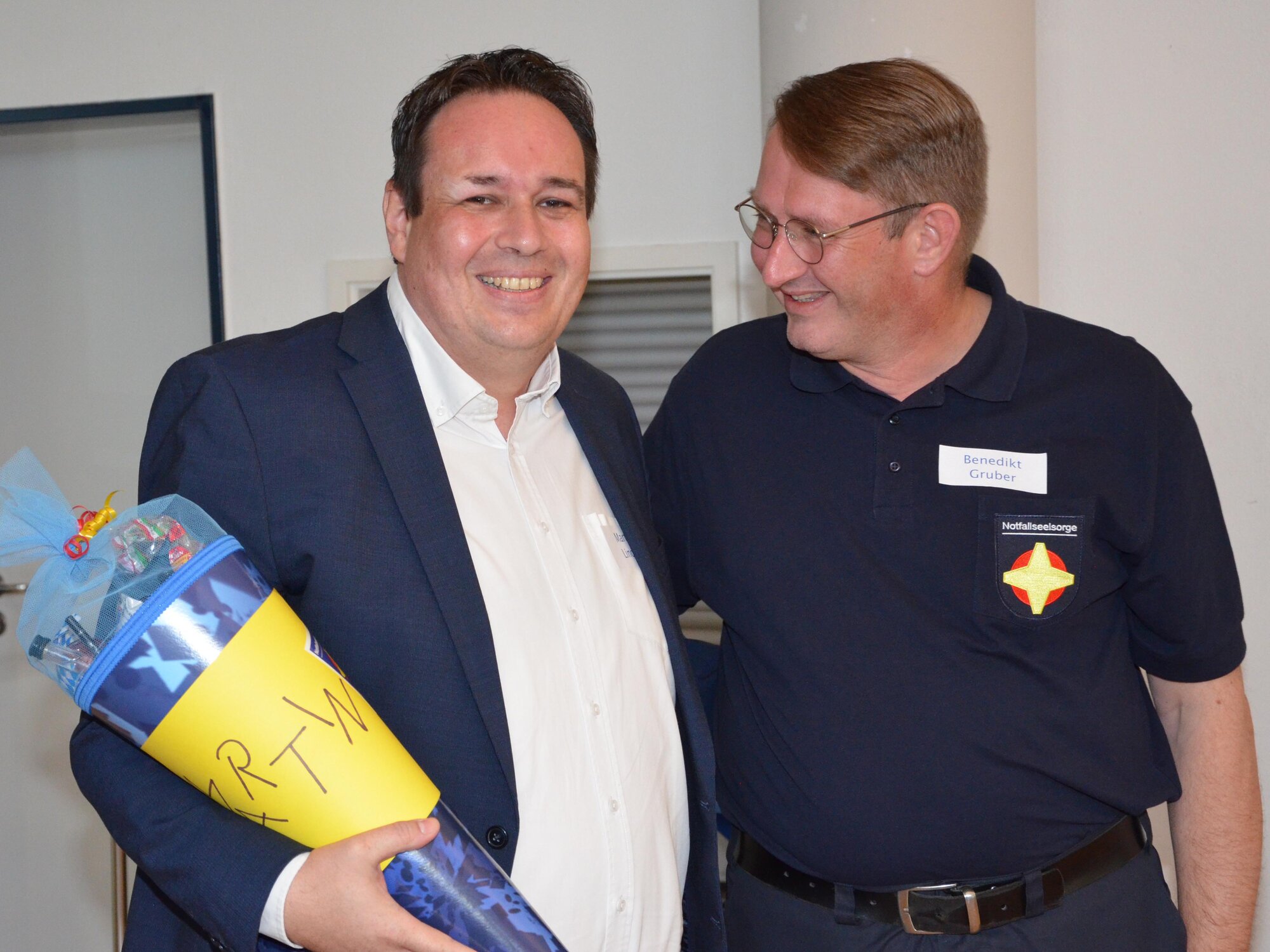 Diakon Martin Gruber (links) wurde als Leiter der Notfallseelsorge verabschiedet und Benedikt Gruber (rechts) als sein Nachfolger willkommen geheißen.   