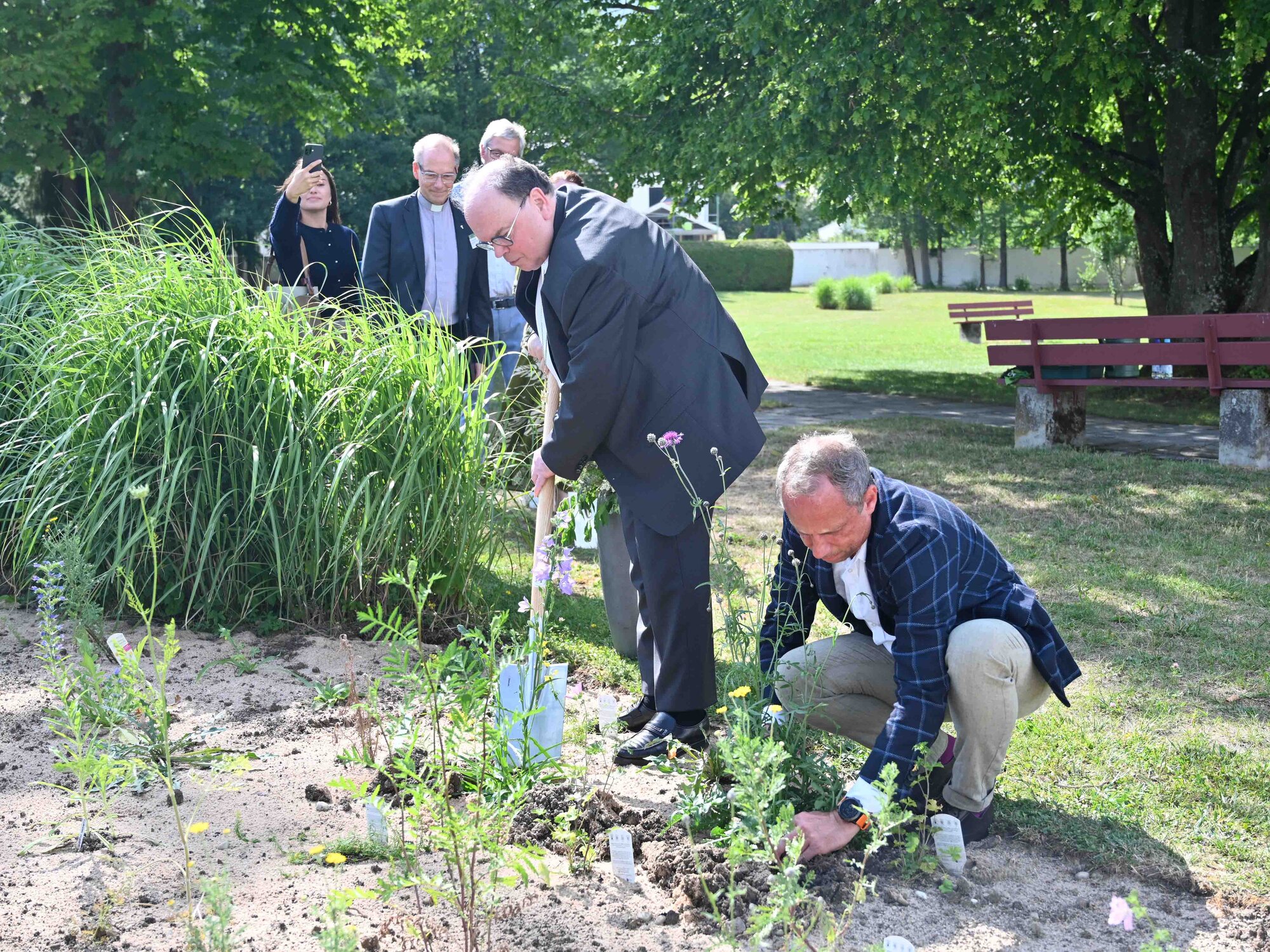Startschuss der Blühpakt-Allianz (Foto Maria Rösch_pba)_Spatenstich 3