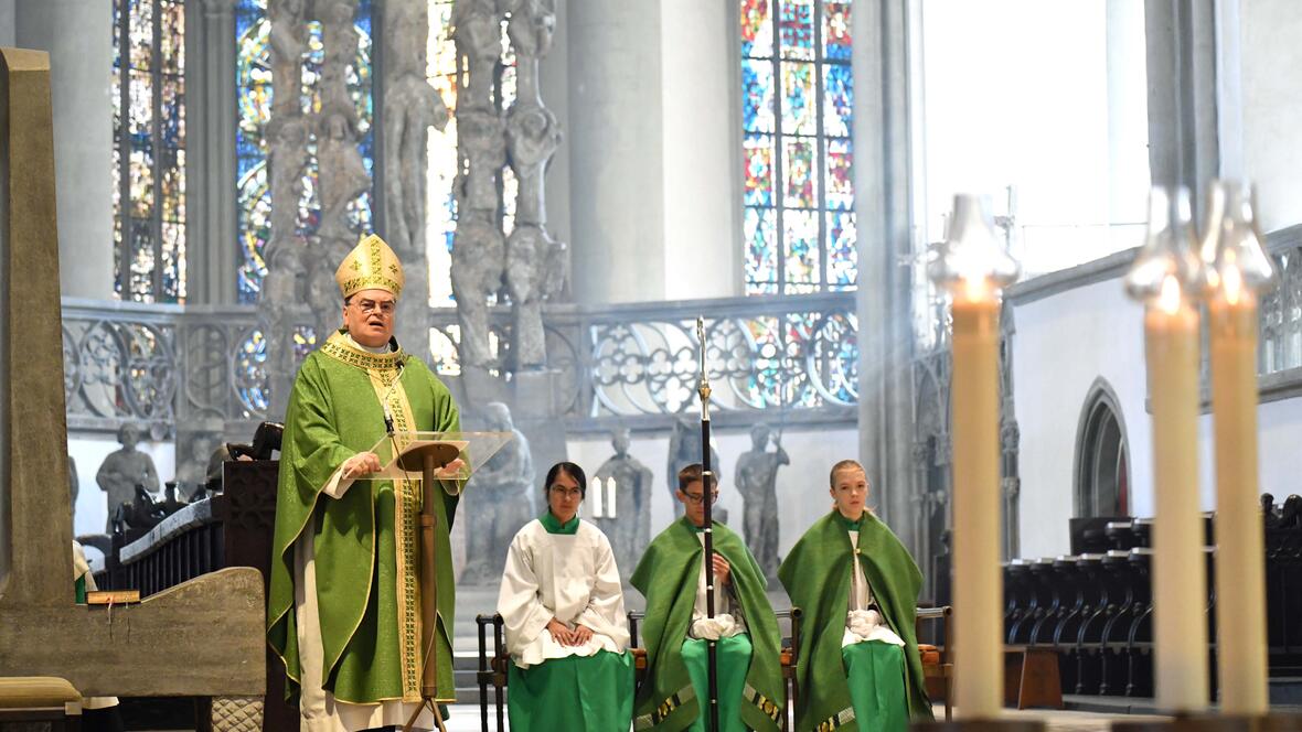 07_festgottesdienst-zur-bundesweiten-eroeffnung-des-caritas-sonntags-im-augsburger-dom-foto-nicolas-schnall-pba5048053