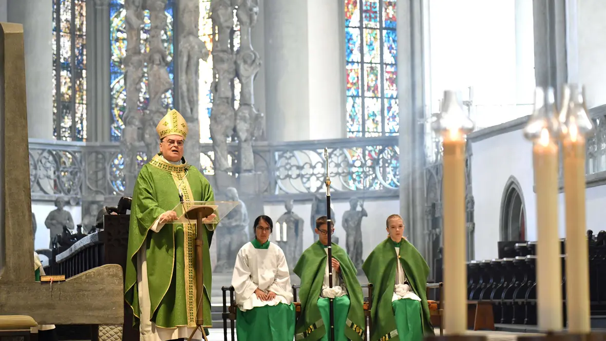 07_festgottesdienst-zur-bundesweiten-eroeffnung-des-caritas-sonntags-im-augsburger-dom-foto-nicolas-schnall-pba5048053