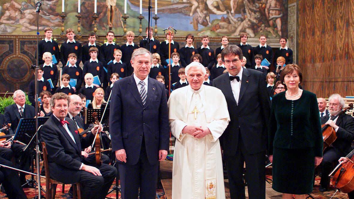 2009-konzert-fuer-papst-benedikt-xvi-in-der-sixtinischen-kapelle-foto-augsburger-domsingknaben5061823