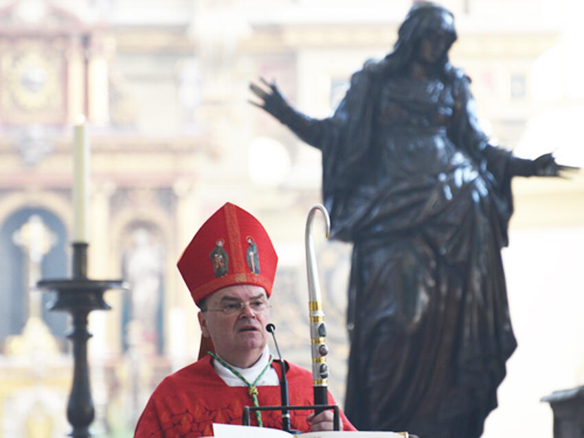Bischof Bertram: Afra und Edith Stein waren Zeuginnen, die für Jesus und sein Evangelium brannten. (Foto: Karin Demartin/pba)