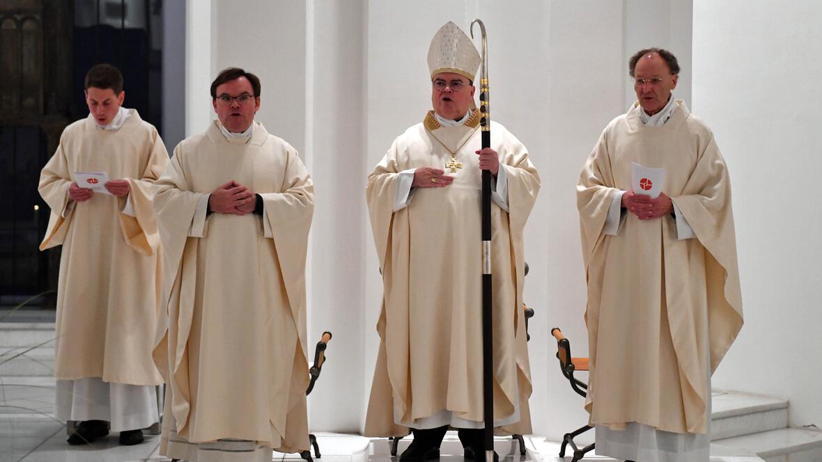 hand-fuss-und-herz-fuer-das-evangelium4897694