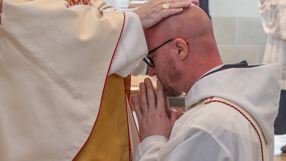 "Berufung zum Dienst an den Menschen": Immanuel Lobardi wird zum Priester geweiht (Fotos: Br. Elias König OSB / Erzabtei St. Ottilien)