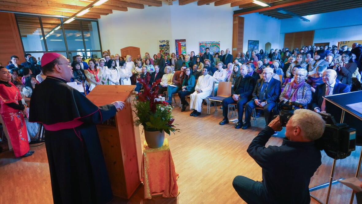 Auch beim anschließenden Festakt nahmen zahlreiche Gläubige aus Memmingen und Umgebung teil (Foto: Fritz Stark / missio München)