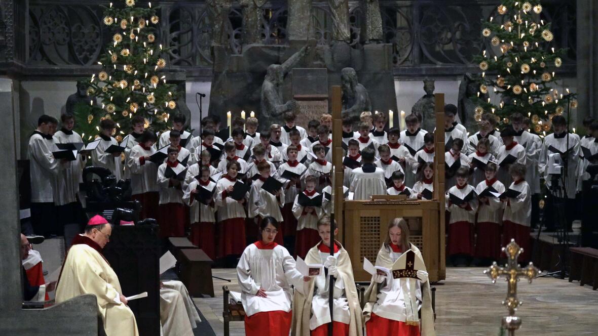 gottes-licht-strahlt-in-die-dunkelheiten-des-lebens4939292