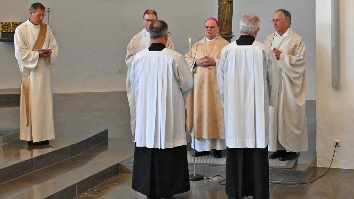 Die Vorstellung der Kandidaten für die Beauftragung zum Lektor und Akolythen. 
