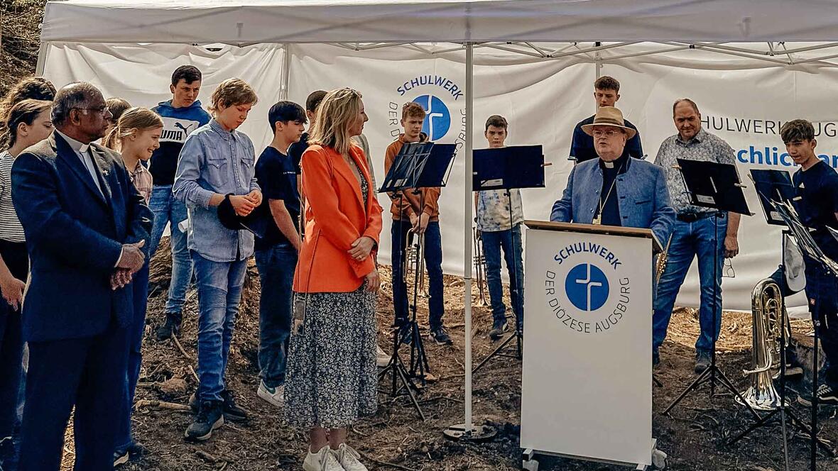 mehr-als-3-000-bildungsbaeume-gepflanzt4678858