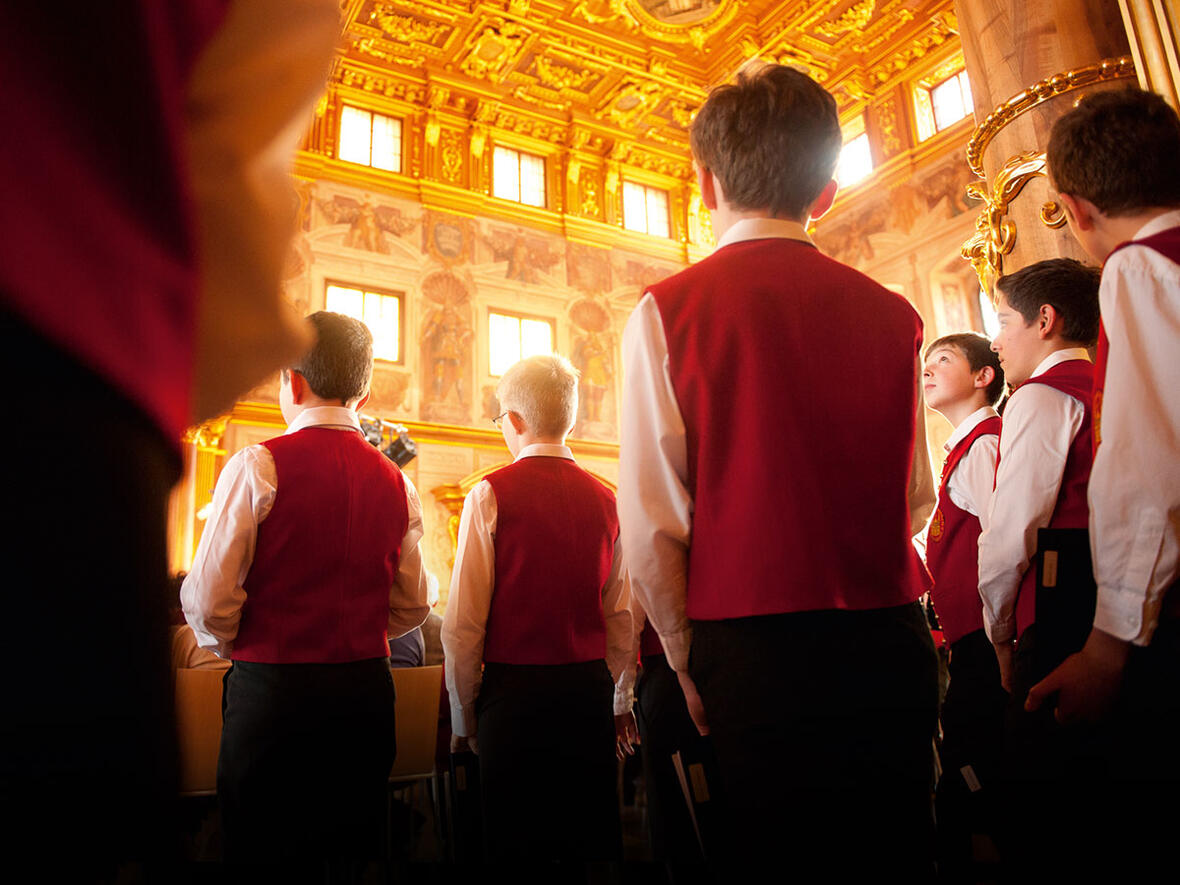 Die Domsingknaben im Goldenen Saal des Augsburger Rathauses. (Archivfoto: Gastager)