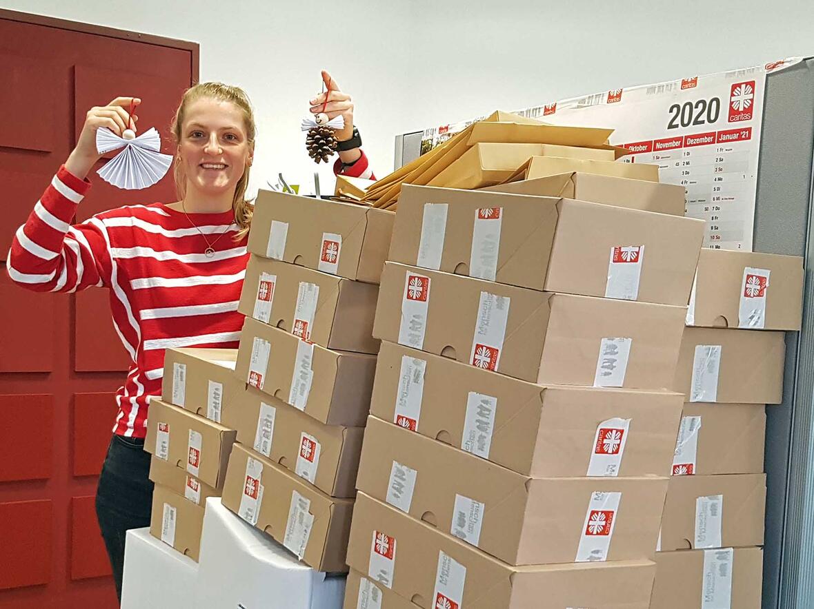 Caritas-Mitarbeiterin Linda Greppmeir war Ideengeberin dieser Weihnachtsaktion. (Foto. Bernhard Gattner / Caritas Augsburg)