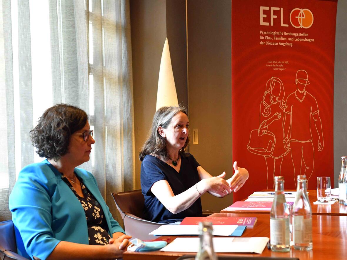 Tätigkeitsbericht 2019 vorgestellt: Helga Kramer-Niederhauser präsentiert Zahlen und Fakten aus dem Berateralltag. (Foto: Nicolas Schnall / pba)