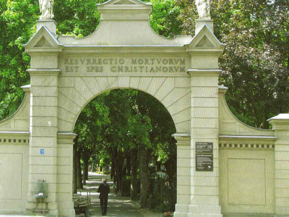 eingang-zum-hermanfriedhof3759151