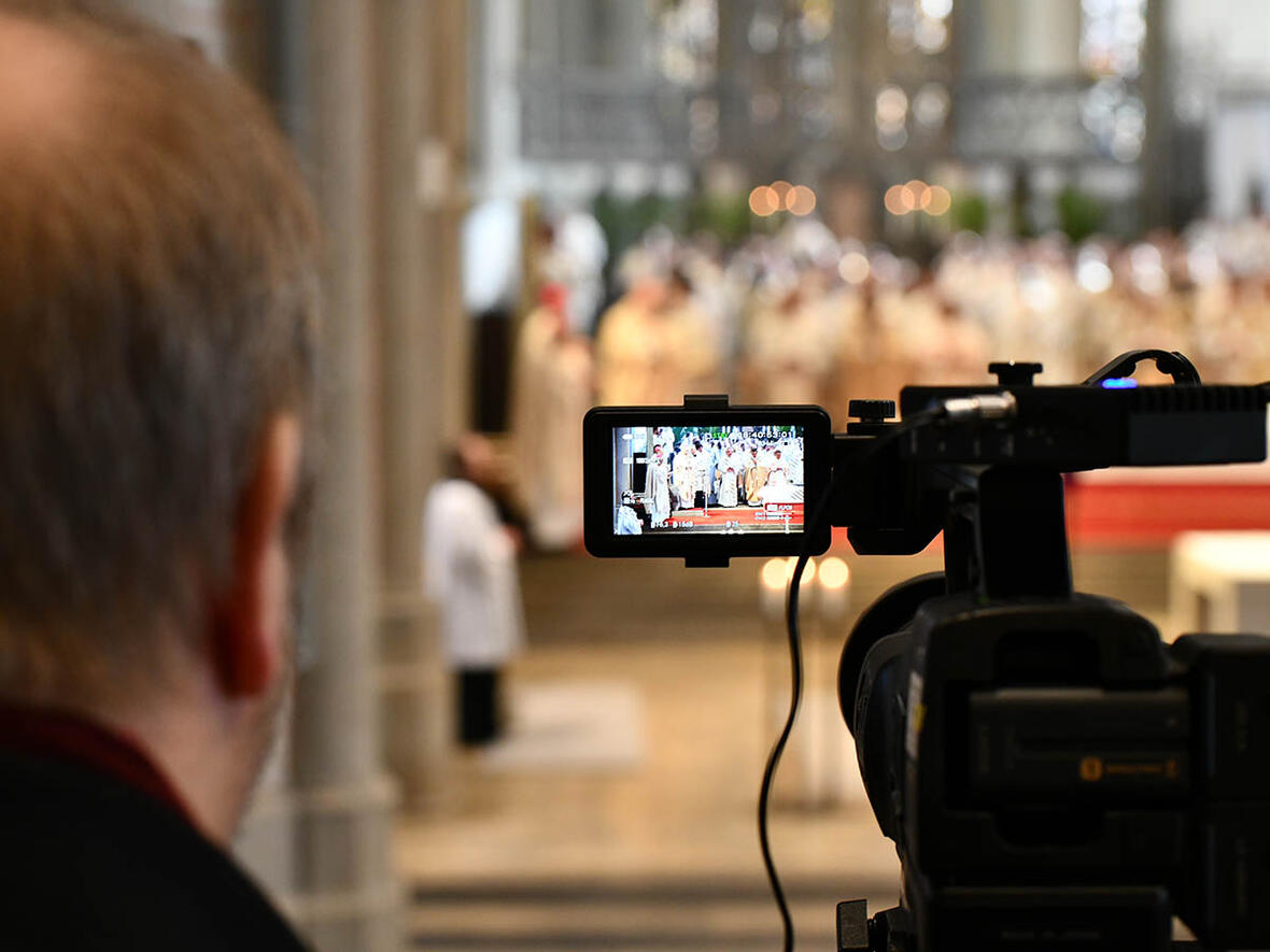 gottesdienstuebertragungen-im-mai-symbolbild-nicolas-schnall-pba3759627