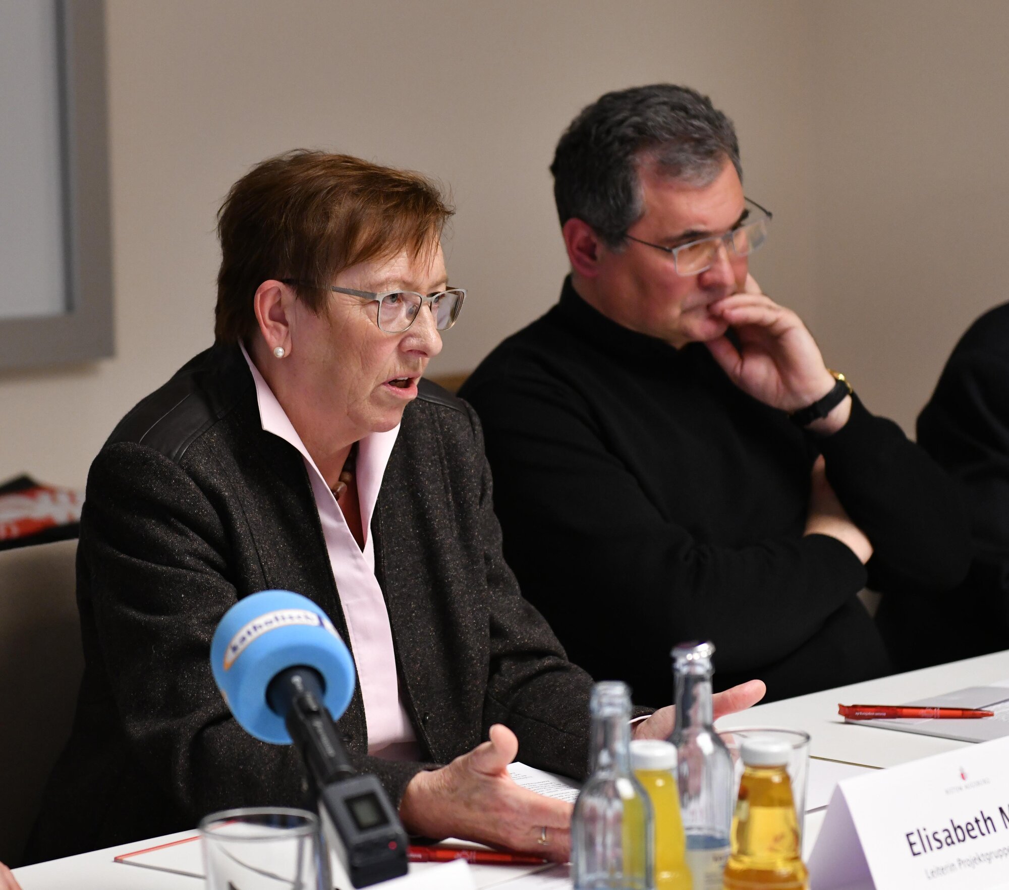 Die ehemalige Präsidentin des Bayerischen Landessozialgerichts, Elisabeth Mette, ist Leiterin der Projektgruppe. (Foto: Maria Steber / pba)