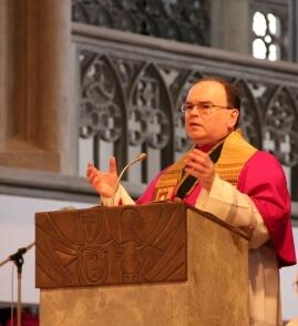 Domkapitular Prälat Dr. Bertram Meier predigte zum Abschluss des 40-stündigen Gebetes.