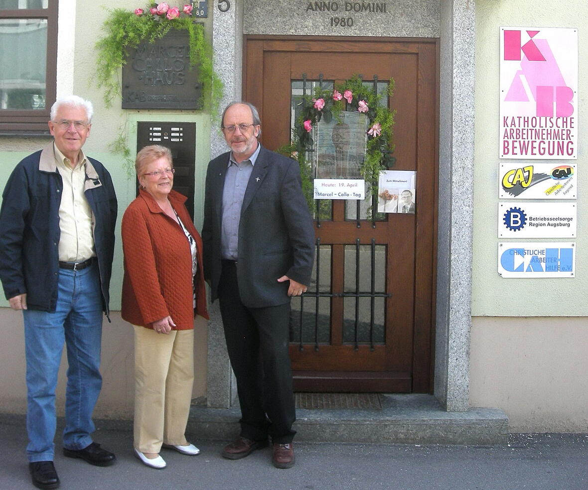 V.l. Der ehemalige Diözesansekretär Herbert Fitzka und die frühere Diözesanvorsitzende Elfriede Englert berichteten von ihren Begegnungen mit den Verwandten des Seligen, worüber sich Diözesanpräses Erwin Helmer sehr freute.