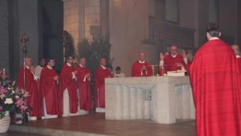 Zahlreiche Priester konzelebrierten den Gottesdienst im Augsburger Mariendom.