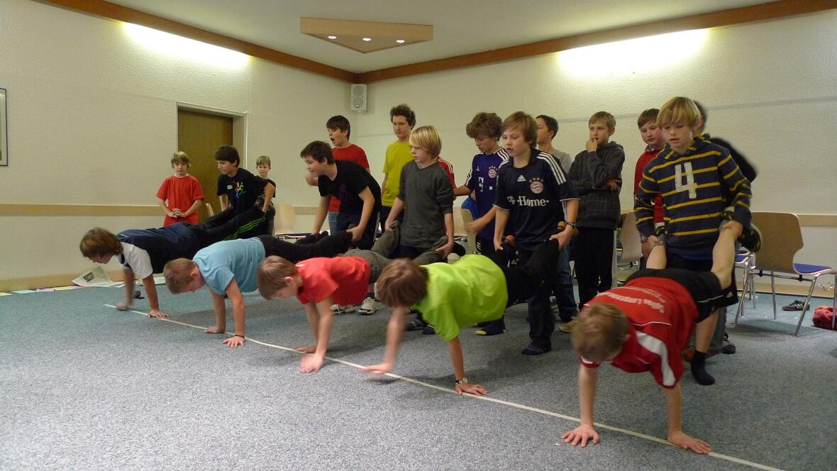 Schubkarrenrennen beim Bunten Abend