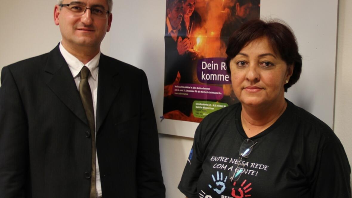 Die brasilianische Sozialarbeiterin Maria de Fatima mit Weltkirchenreferent Anton Stegmair. 