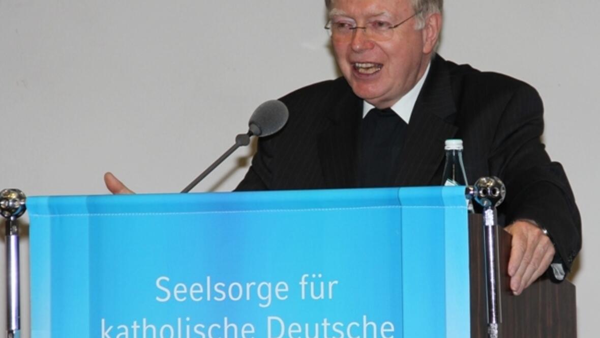 Domdekan Dr. Dietmar Bernt während der Festansprache im Haus Sankt Ulrich. 
