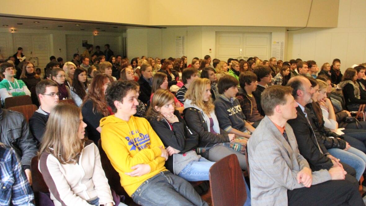 Über 170 Schüler aus dem ganzen Bistumsgebiet sind nach Augsburg gekommen. 