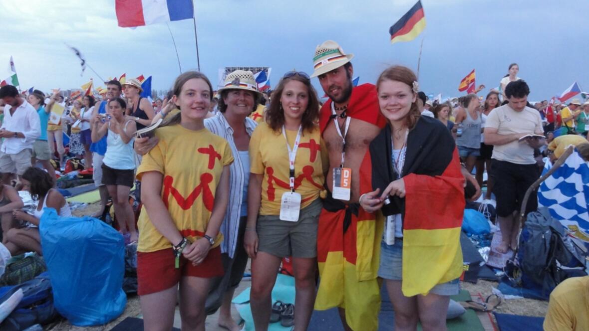 In Madrid auf dem Militärfughafenfeld nach der Vigilfeier.