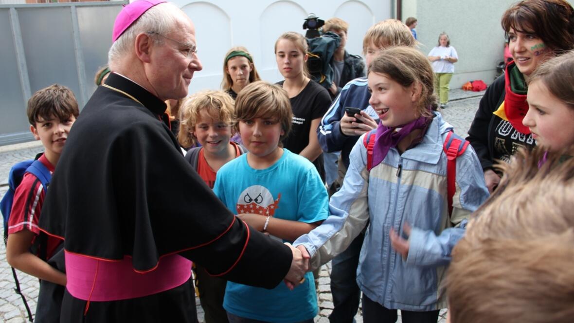 ueber-3-000-ministranten-beim-dioezesanen-ministrantentag-in-dillingen536522