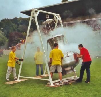 Das Weihrauchfass bekommt in Oberschönenfeld eine neue "Heimat".
