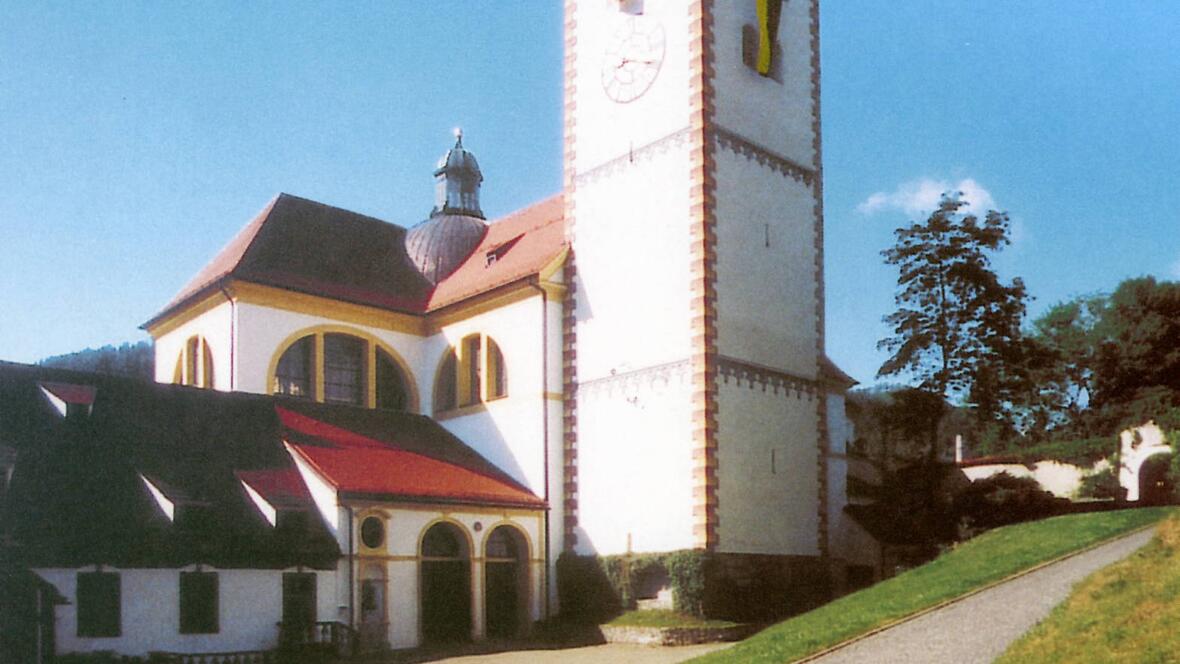 Außenansicht der Stadtpfarrkirche St. Mang in Füssen