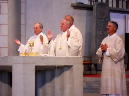 Weihbischof Dr.Dr. Anton Losinger (r.) und DK Monsignore Franz-Reinhard Daffner feierten die Heilige Messe zu Christi Himmelfahrt im Augsburger Dom.