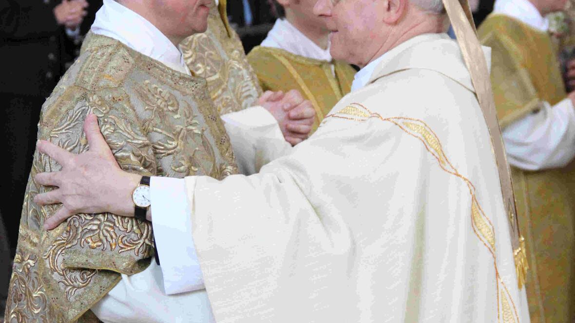 sechs-maenner-zu-diakonen-geweiht487964