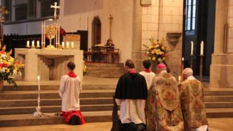 Die Anbetung des Allerheiligsten Sakrament des Altares.