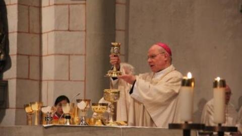 Bischof Zdarsa zelebrierte die Feier des Letzten Abendmahls im Mariendom.