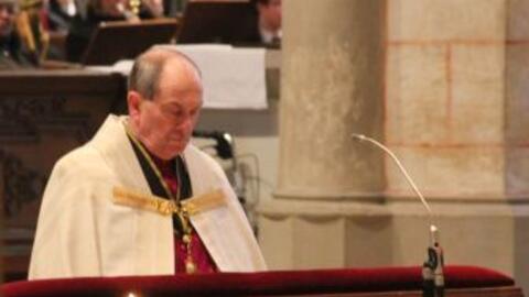 Domkapitular Monsignore Daffner spricht das 40stündige Gebet.