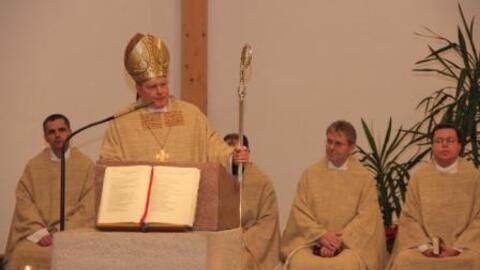 Bischof Dr. Konrad Zdarsa predigte gestern in der Heiligen Messe der Katholischen Hochschulgemeinde Augsburg. 