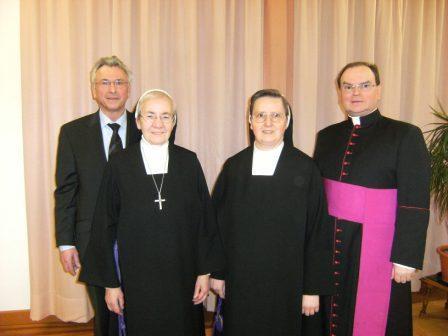 V.l. Geistlicher Direktor Pfarrer Geistlicher Rat Walter Merkt, Generaloberin Sr. M. Gunda Gruber, die neugewählte Generaloberin Sr. M. Edith Schlachter, Ordensreferent Domkapitular Dr. Bertram Meier