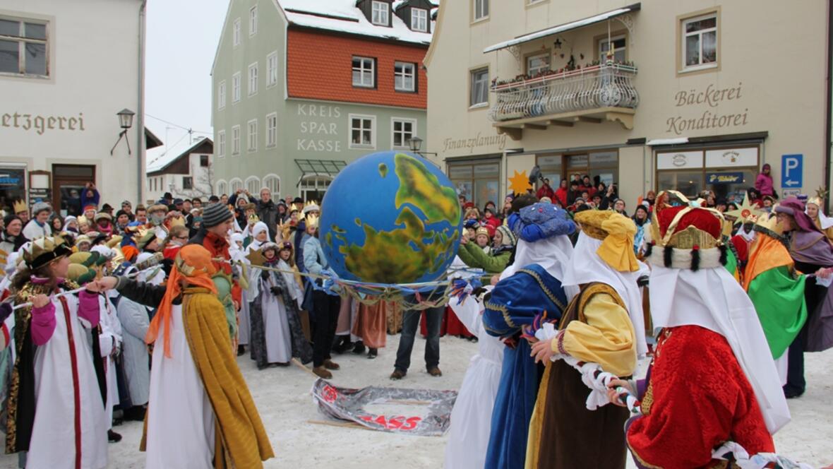 Gemeinsam haben die Sternsinger die Welt bewegt