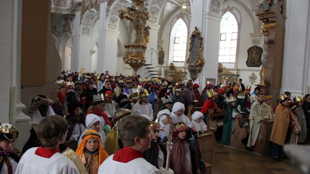 Das Welfenmünster, die Steingadener Pfarrkirche, war bis auf den letzten Platz besetzt