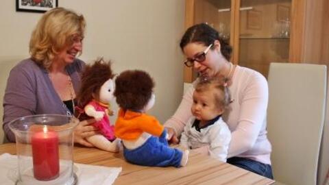 Das neu geschaffene Elternzimmer bietet Müttern und Vätern die Möglichkeit, etwa bei einer Tasse Kaffee zur Ruhe zu kommen. Foto: SkF