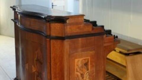 Der originale barocke Spieltisch wurde wieder eingebaut, nachdem er beim Umbau 1959 entfernt worden war. Foto: Norbert Latocha, Frankfurt