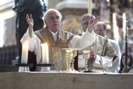 Diözesanadministrator Weihbischof Josef Grünwald zelebrierte die Heilige Messe.