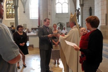 Weihbischof Dr. Dr. Anton Losinger überreichte heute 125 Lehrern die kirchliche Lehrerlaubnis "Missio Canonica".