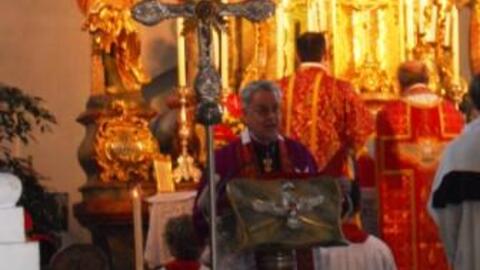 Der Wallfahrtsdirektor in Maria Vesperbild, Prälat Dr. Wilhelm Imkamp, begrüßte die Gottesdienstbesucher in der Wallfahrtskirche.