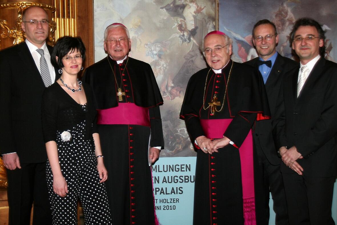 V.l. OB Dr. Kurt Gribl, Melanie Thierbach, Direktorin des Diözesanmuseums St. Afra, Bischof Dr. Walter Mixa, WB Josef Grünwald, Dr. Wolfgang Meighörner, Direktor des Ferdinandeums, und Dr. Christof Trepesch, Direktor der Kunstsammlungen Augsburg bei der Ausstellungseröffnung im Goldenen Saal des Augsburger Rathauses.