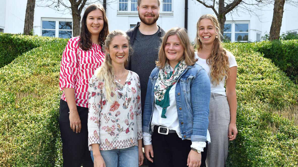 Als Pastoralassistent/-innen in die Ausbildung gestartet (v.l.) Laura Kolb, Julia Dost, Sebastian Eble, Johanna Kaffarnik und Luisa Stelzle, es fehlt Anna-Lena Ertle.