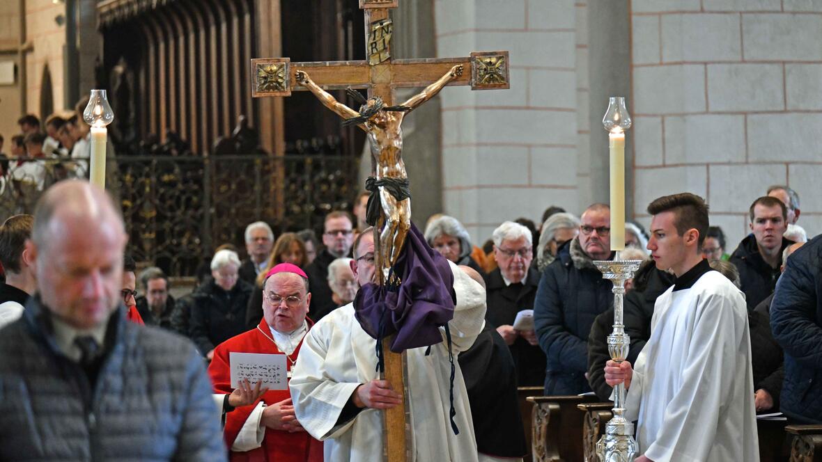 „Seht den Menschen! Und wozu er fähig ist!“
