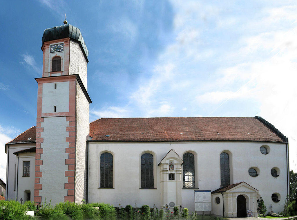 Die Pfarrkirche St. Ulrich in Seeg (Foto: Wikimedia)