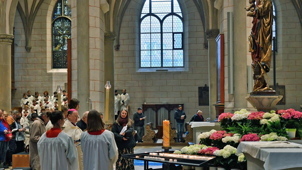 Fürbittgebet an Maria unter den Klängen des Akathistos-Hymnus'.